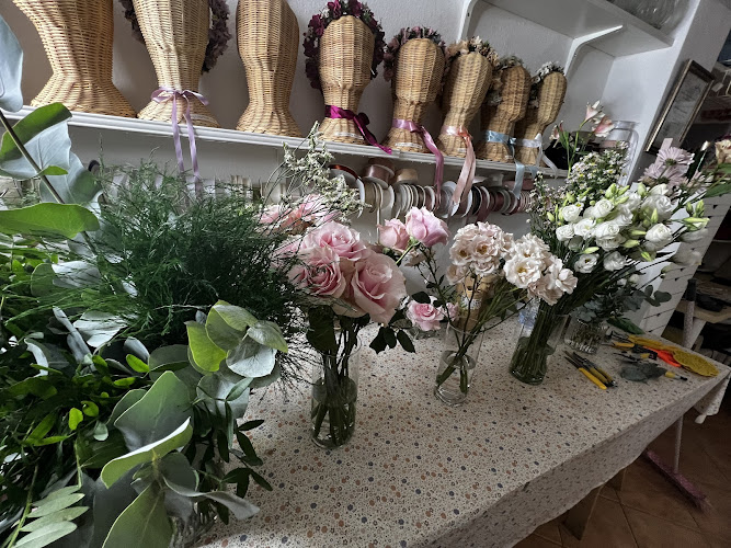 Exquisitae: Taller Floral⎜Flores Naturales Y Flores Preservadas. Cita Previa