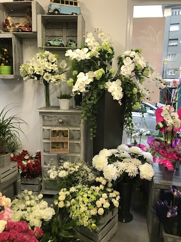 Floristería En Gijon By Alesandra De Deus